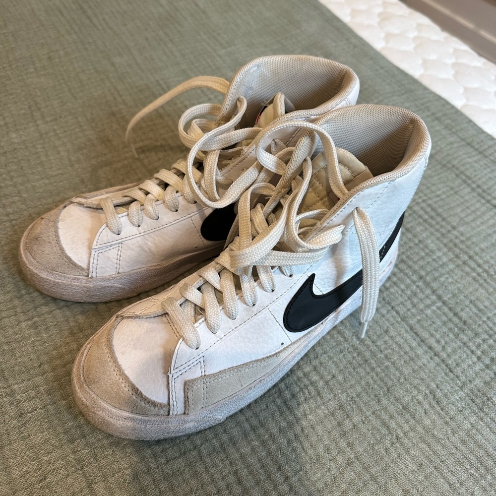 Nike Blazers 4.5 youth (6 women’s)